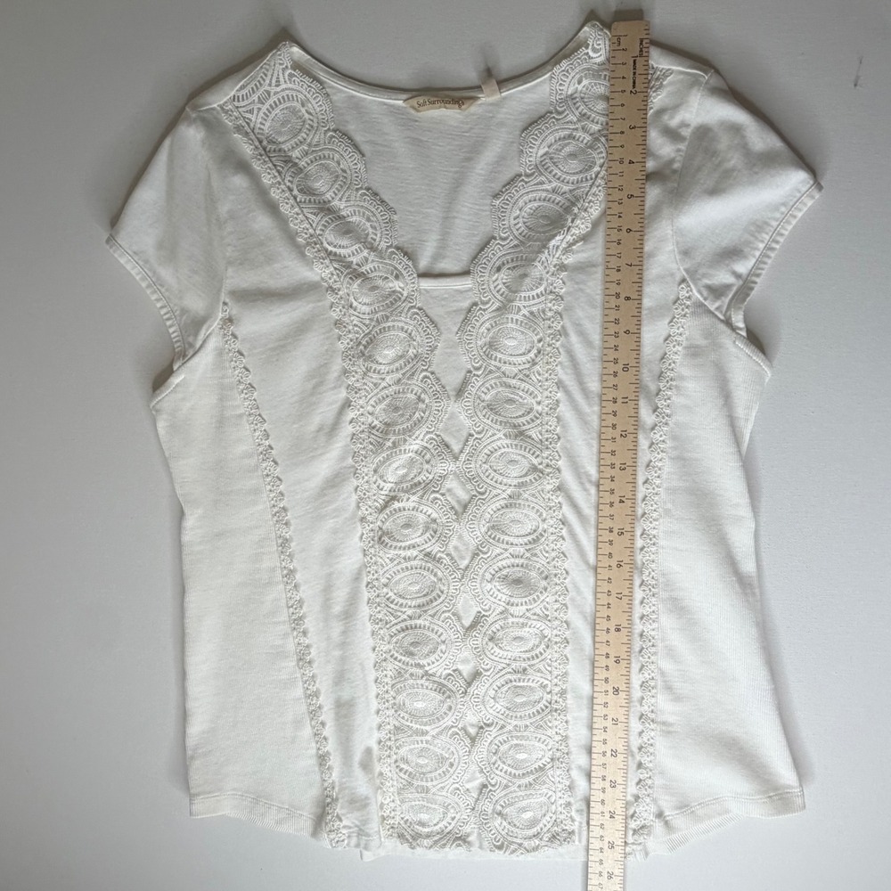Soft Surroundings White Crochet Lace V-Neck Ribbed Knit Top Large Feminine Comfy - Picture 8 of 9